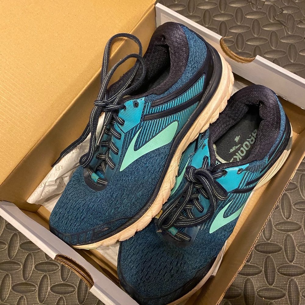 BROOKS running shoes GT5 18